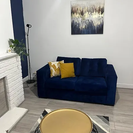 Leeds Getaway 1# Holiday home